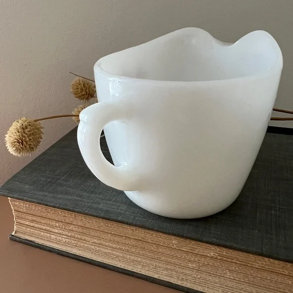 Vintage Fire King Oven Ware Pink Fleurette Creamer - Picture 9 of 12